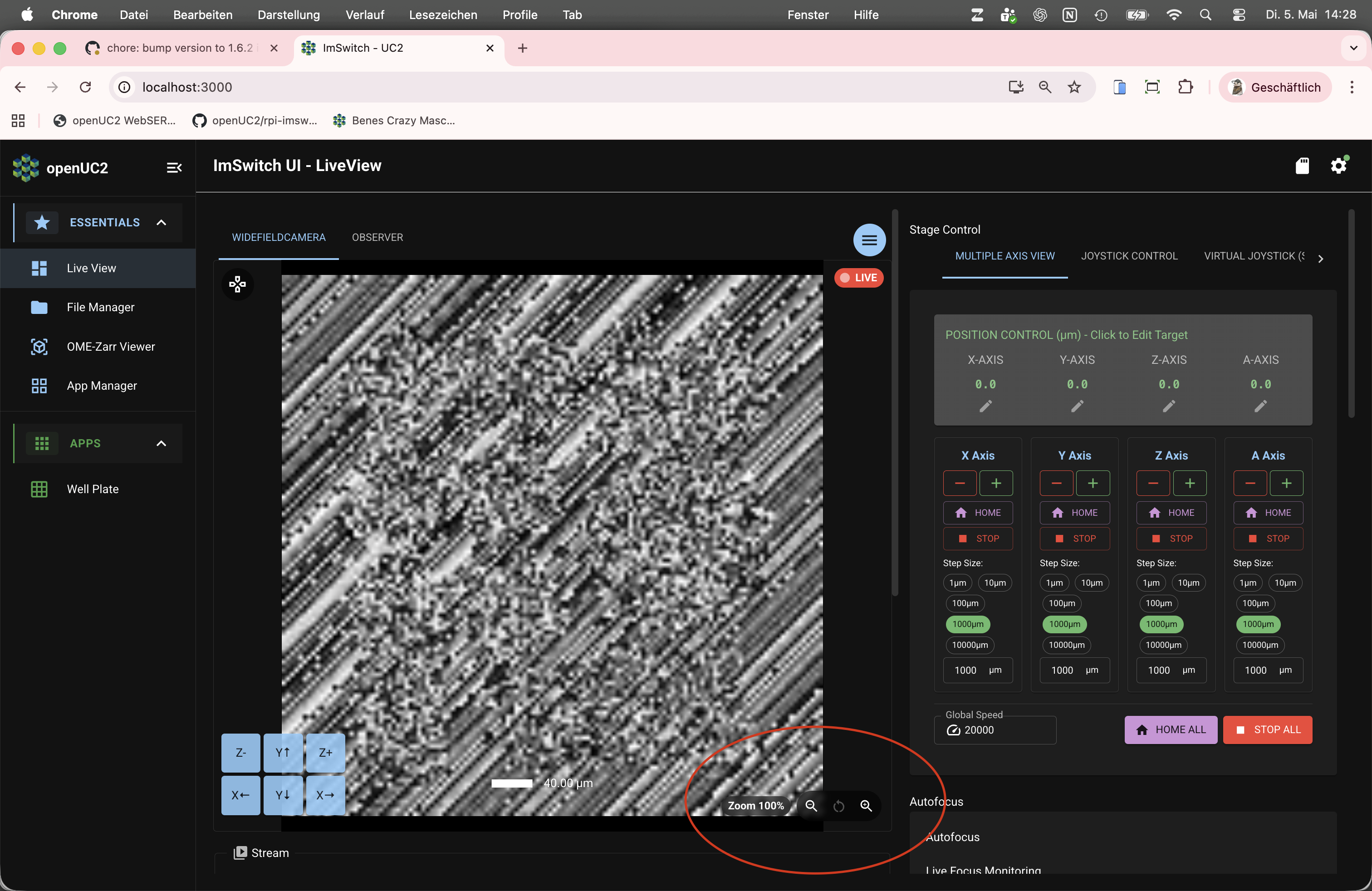 Digital zoom controls on the Live View stream